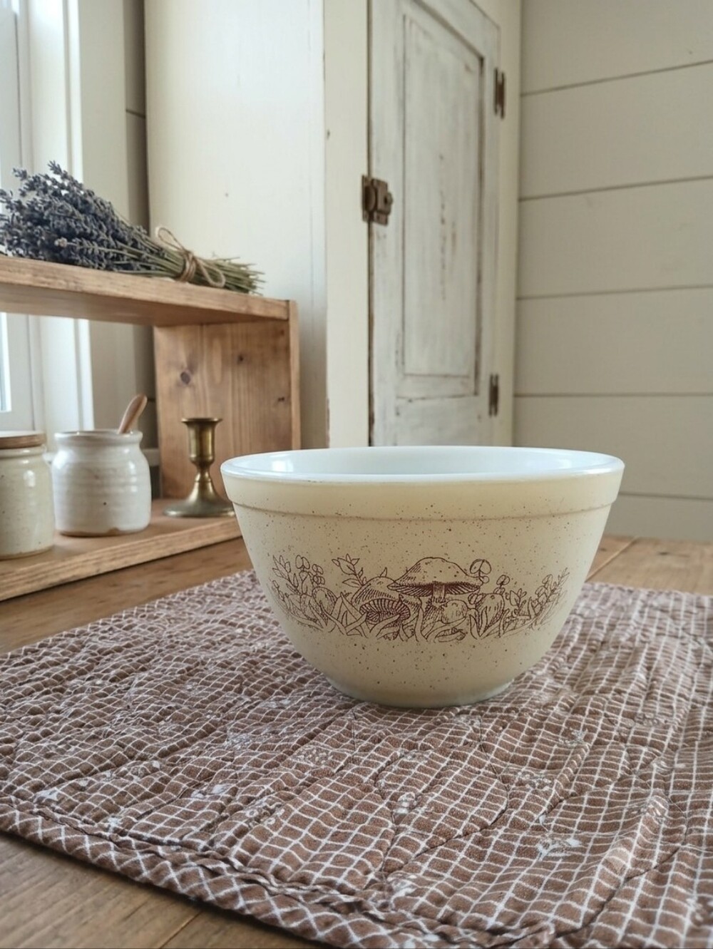 Vintage Pyrex 401 Forest Fancies Mushroom Mixing Bowl - 1.5 Pt